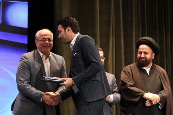 علی دایی سفیر بنیاد بیماریهای نادر شد