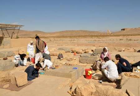 آغاز مرمت آرامگاه و کاخ کوروش توسط ایتالیایی ها